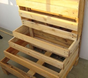 diy planter box pallet