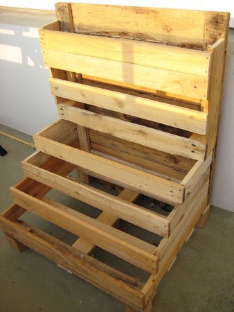 diy planter box pallet